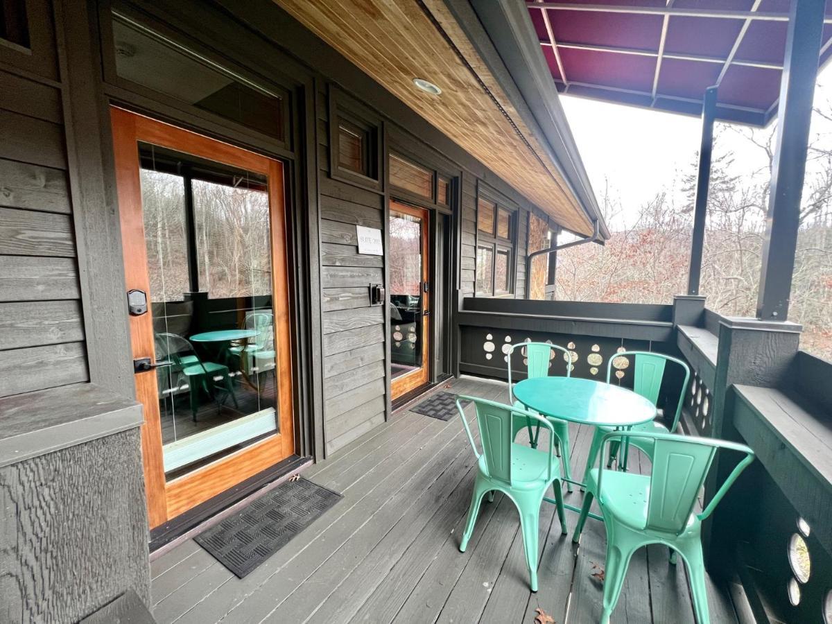 Outland Chalet & Suites Great Smoky Mountains Whittier Kültér fotó